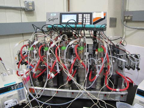 photo of laboratory equipment shows preparing an organic acid mixture at Idaho National Laboratory