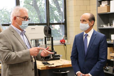 DOE Deputy Secretary Mark Menezes touring Ames Lab