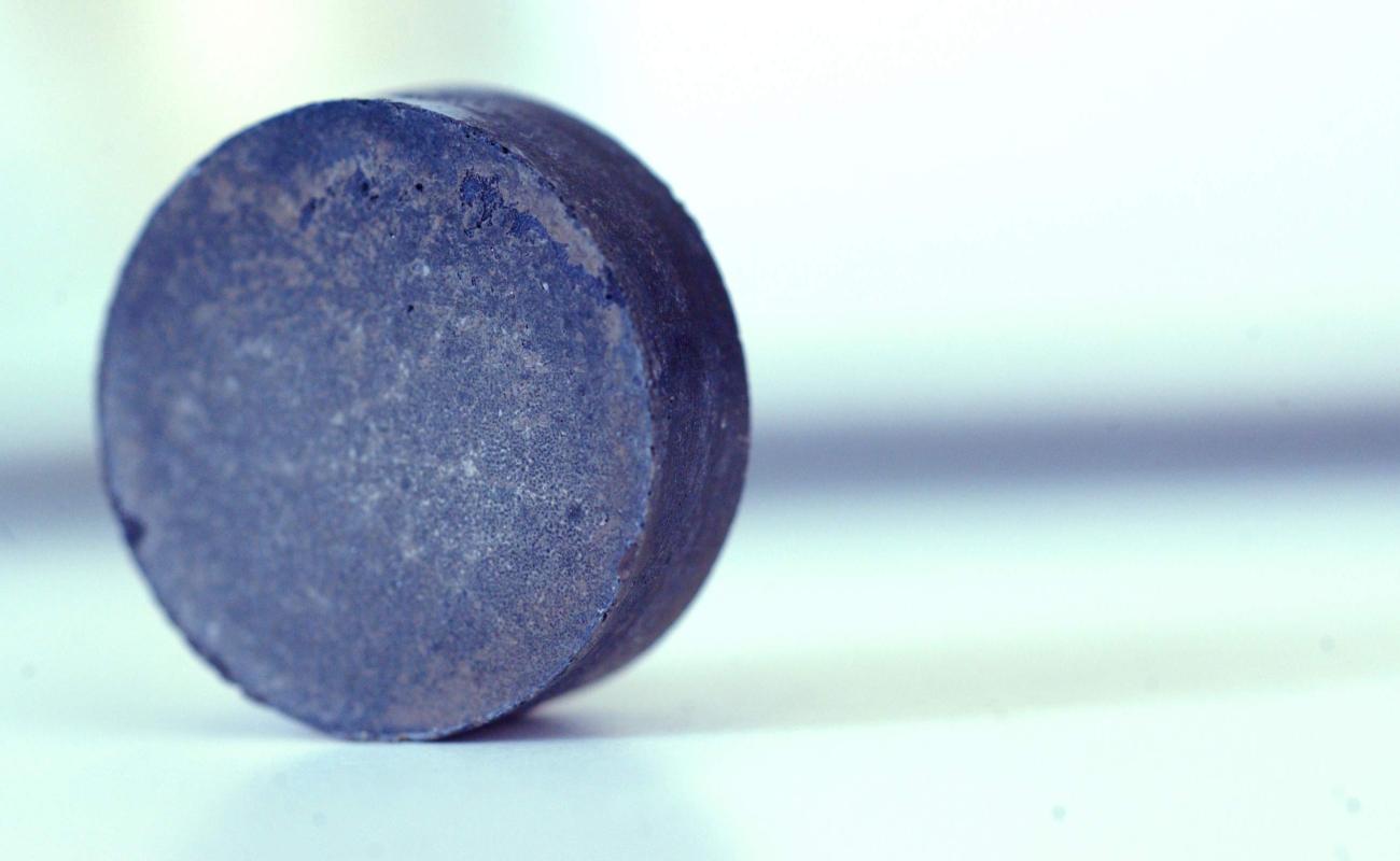 Photo of a magnet.