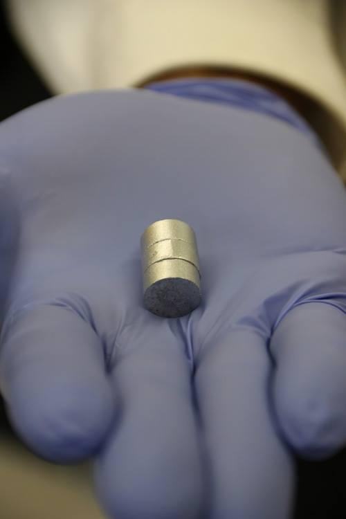 Ames Lab rare-earth magnet